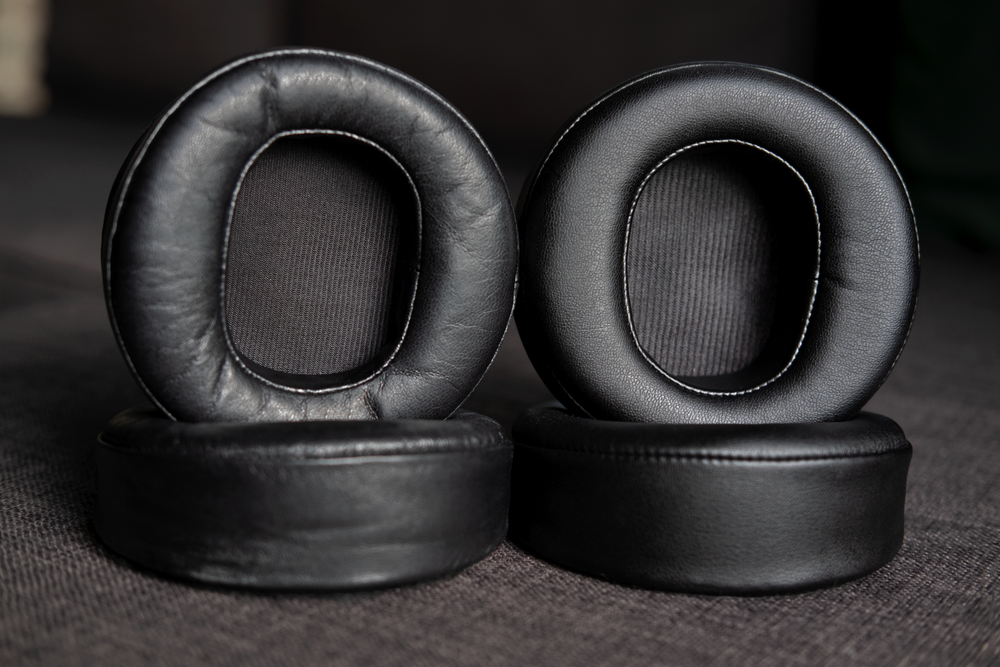 Roll Safe: Audeze's Leather vs. Leather-free Pads | Den-Fi.com